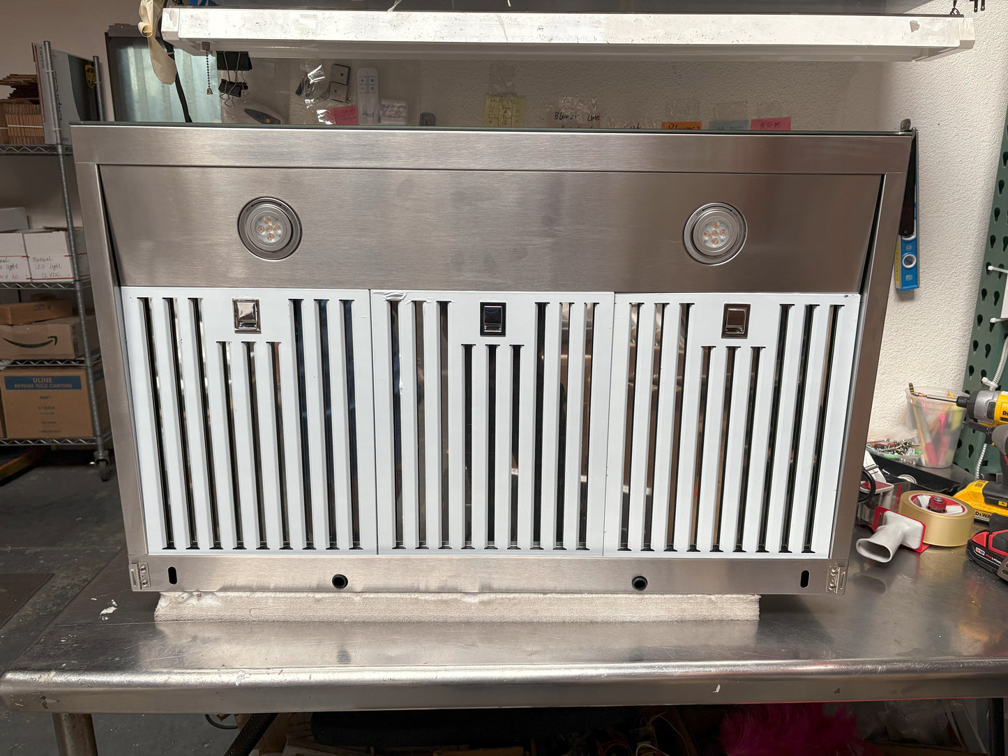 [Dent] Awoco RH-R06-G36 Stainless Steel Under Cabinet 6 Speeds 900 CFM Range Hood with Tempered Glass Touch Panel, LED Lights, Baffle Filters and Oil Collector, 7" High