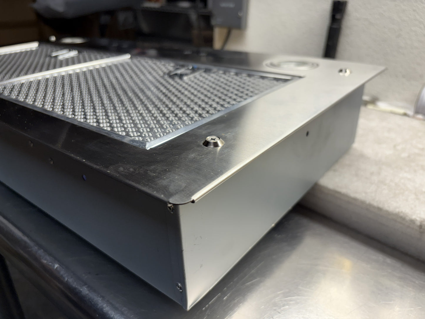 [Refurbished] Awoco RH-IT06-R Ceiling Mount 14-1/2”D Super Quiet Split Stainless Steel Range Hood, 4-Speed, 800 CFM, Mesh Filters, Remote Control with 6” Blower