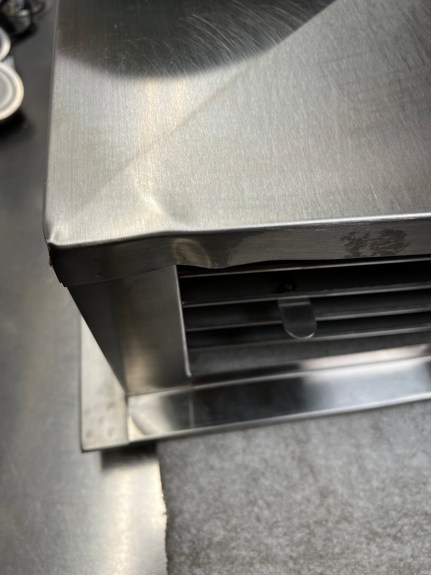 [Refurbished] GSW DF-20S 20” Stainless Steel 4-Way Adjustable Air Diffuser for Evaporative Swamp Cooler, 22” x 22" Mounting Edge (20"x20"x6")