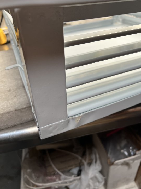 [Refurbished] GSW DF-20P 20" White Powder Coated 4-Way Adjustable Metal Diffuser for Evaporative/Swamp Cooler, 22” x 22" Mounting Edge (20"x20"x6")