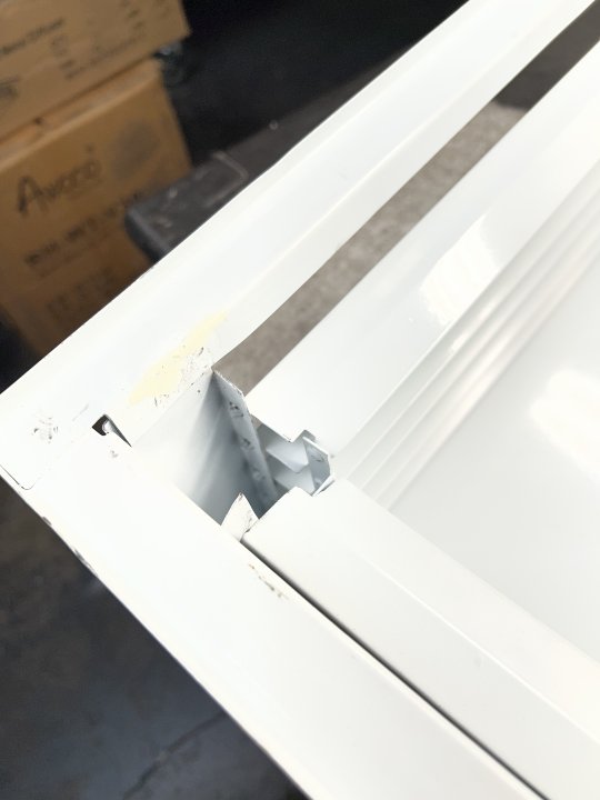 [Refurbished] GSW DF-20P 20" White Powder Coated 4-Way Adjustable Metal Diffuser for Evaporative/Swamp Cooler, 22” x 22" Mounting Edge (20"x20"x6")